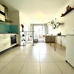 Modern Flat * 니스